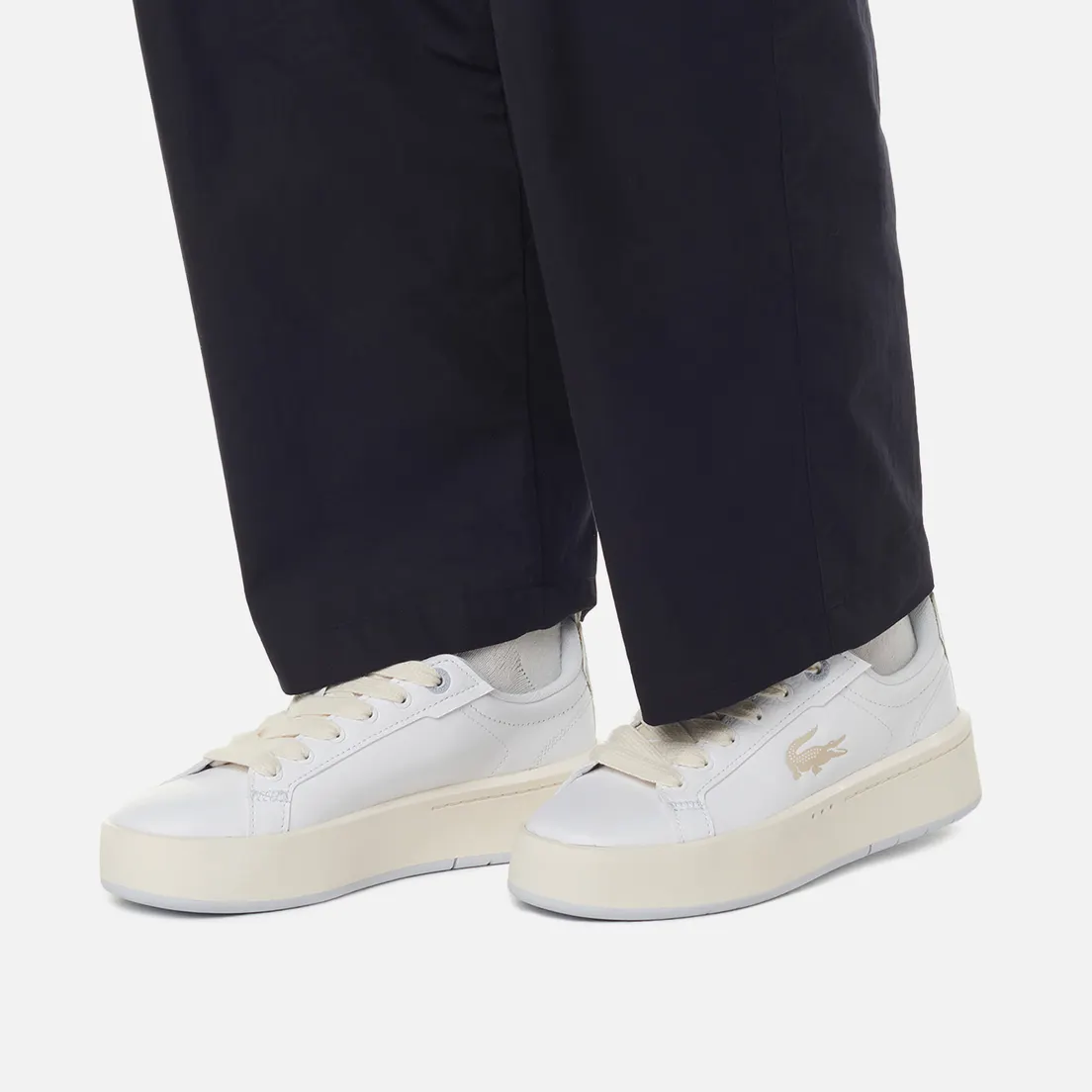 Lacoste Женские кроссовки Carnaby Platform Monogram Leather