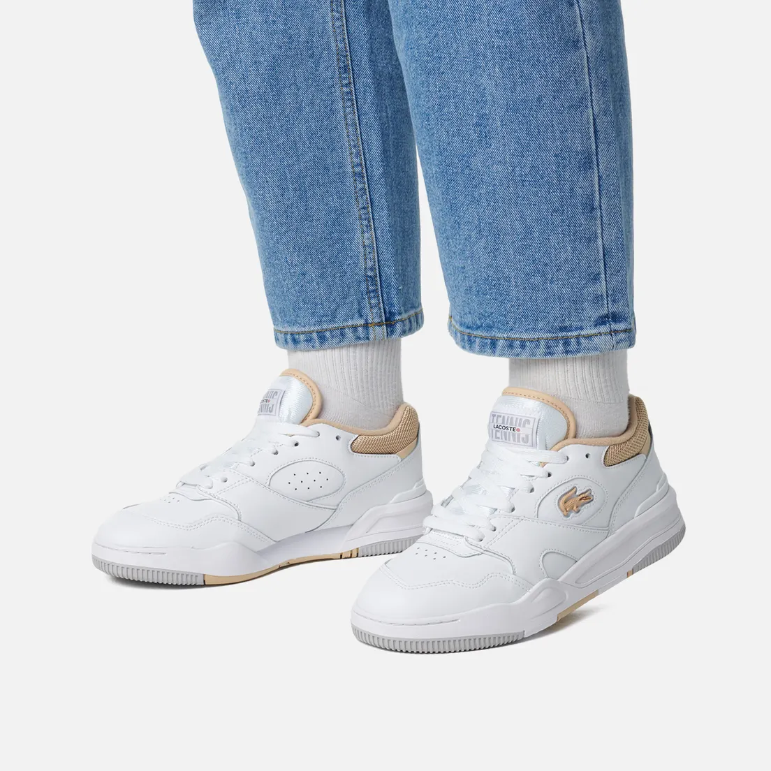 Lacoste Женские кроссовки Lineshot Contrasted Collar Leather