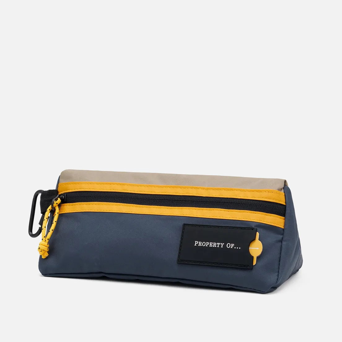Property Of... Пенал Liv Triangle Pouch