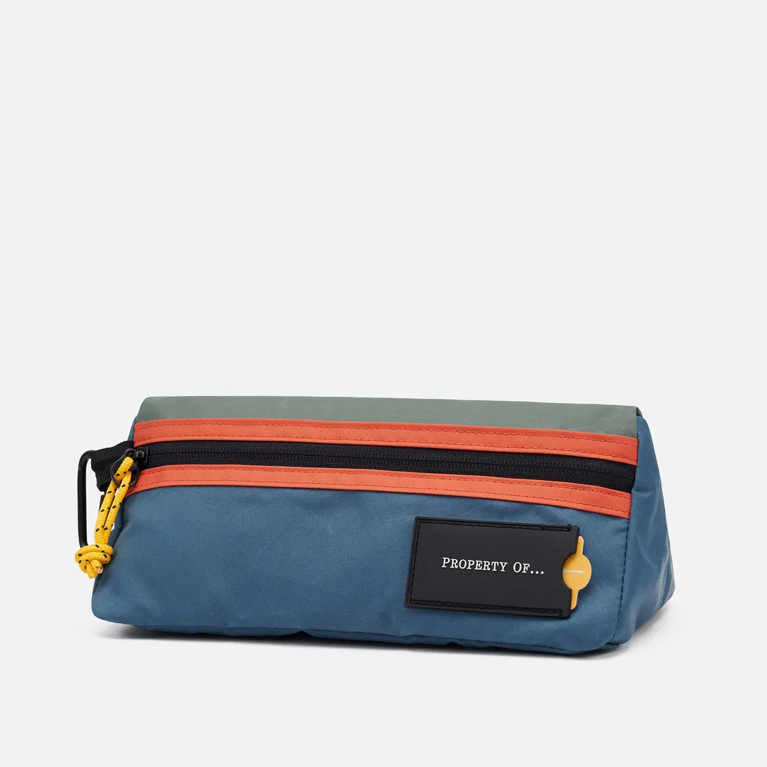 Property Of... Пенал Liv Triangle Pouch