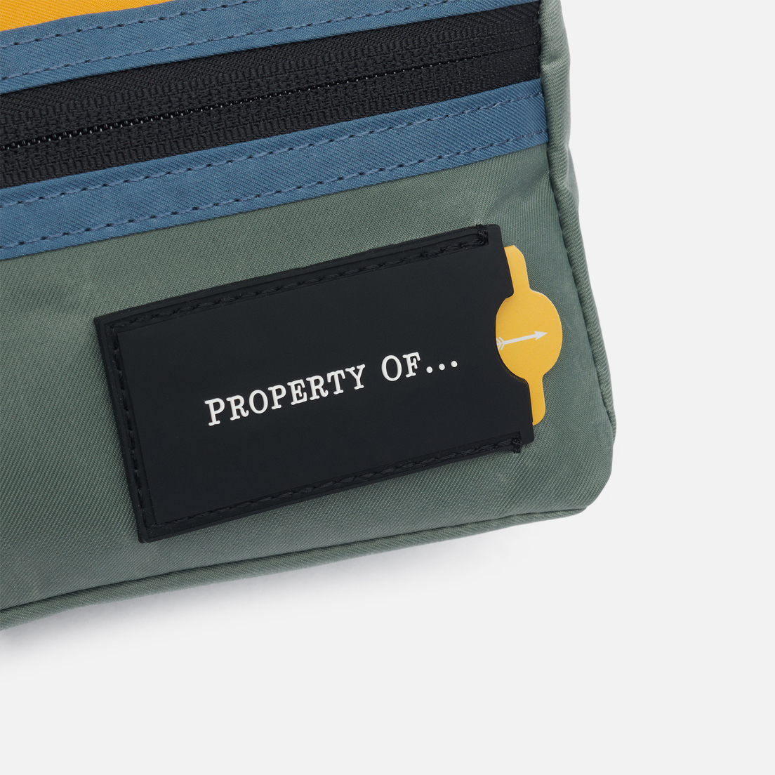 Property Of... Пенал Liv Triangle Pouch