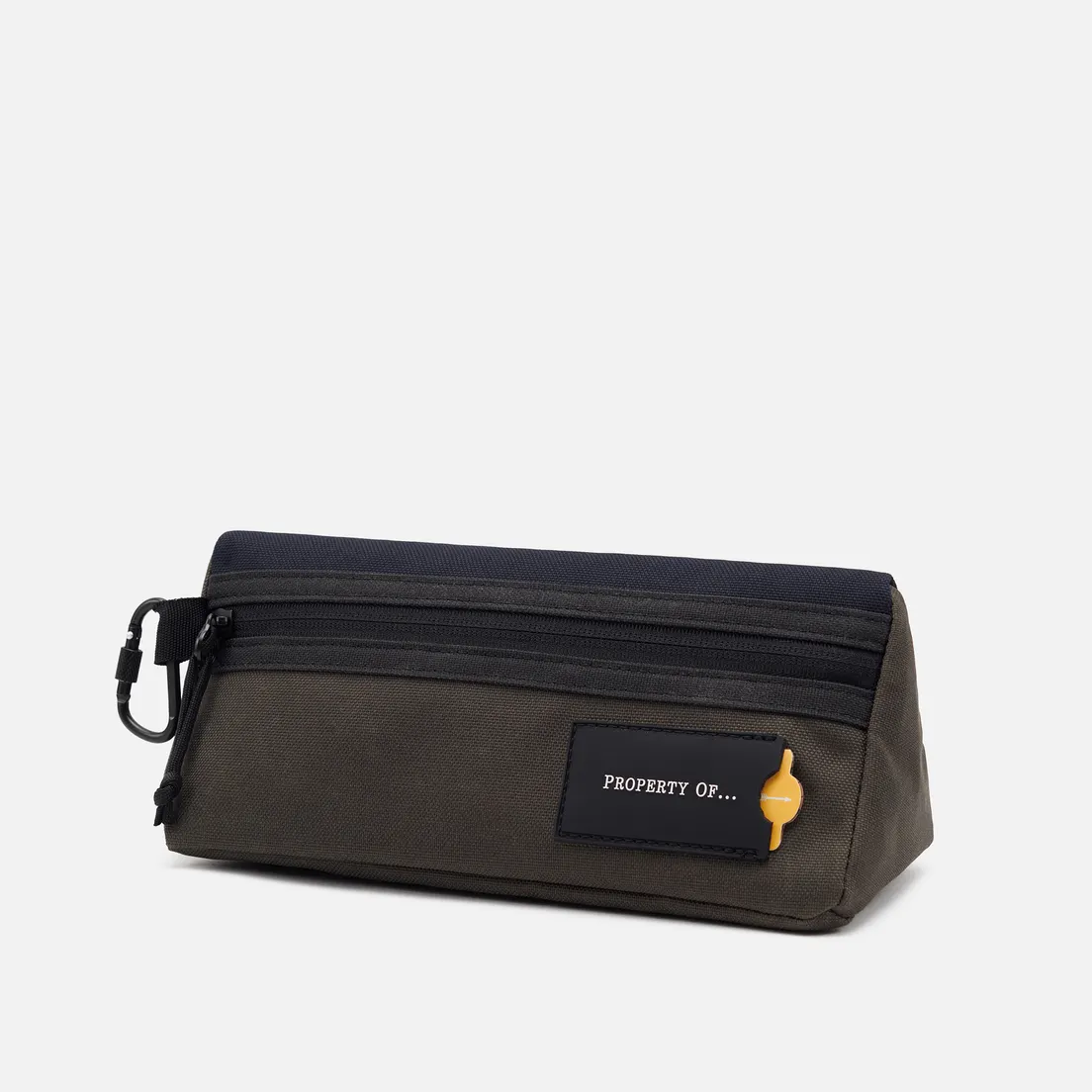 Property Of... Пенал Liv Triangle Pouch