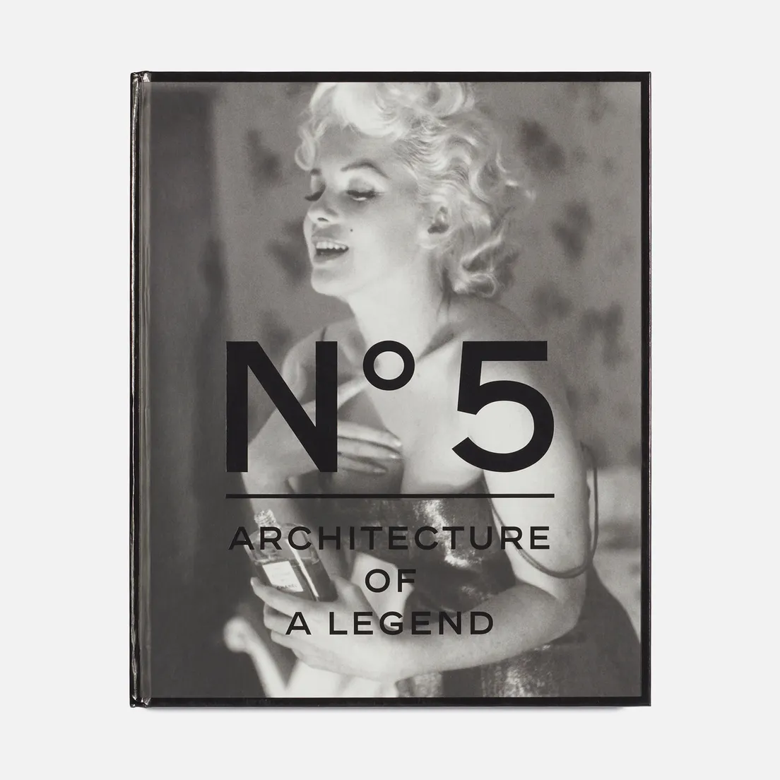 Thames & Hudson Книга Chanel No. 5