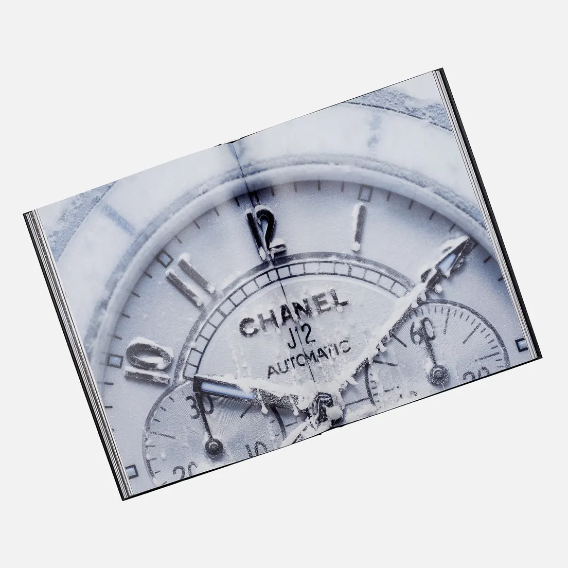 Thames & Hudson Книга Chanel Eternal Instant