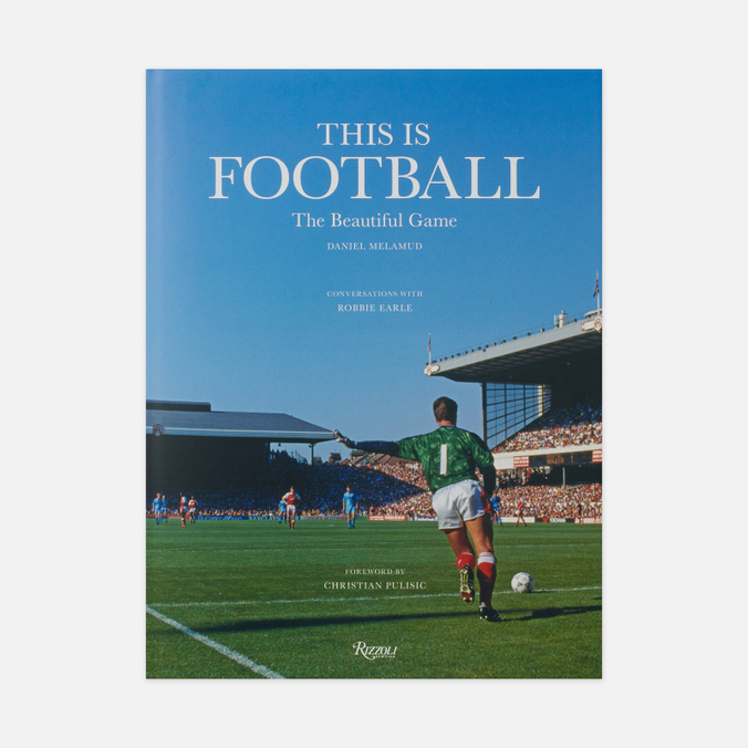 Книга Book Publishers This is Football: The Beautiful Game