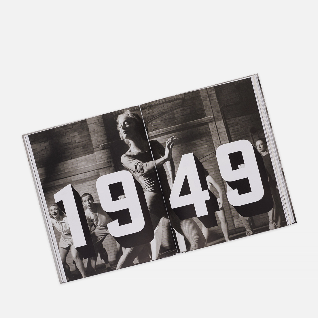 TASCHEN Книга Stanley Kubrick Photographs. Through a Different Lens