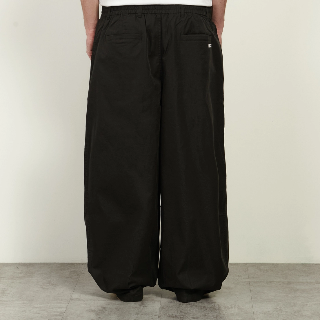 Anglan Мужские брюки Unbalance Long Tuck Balloon