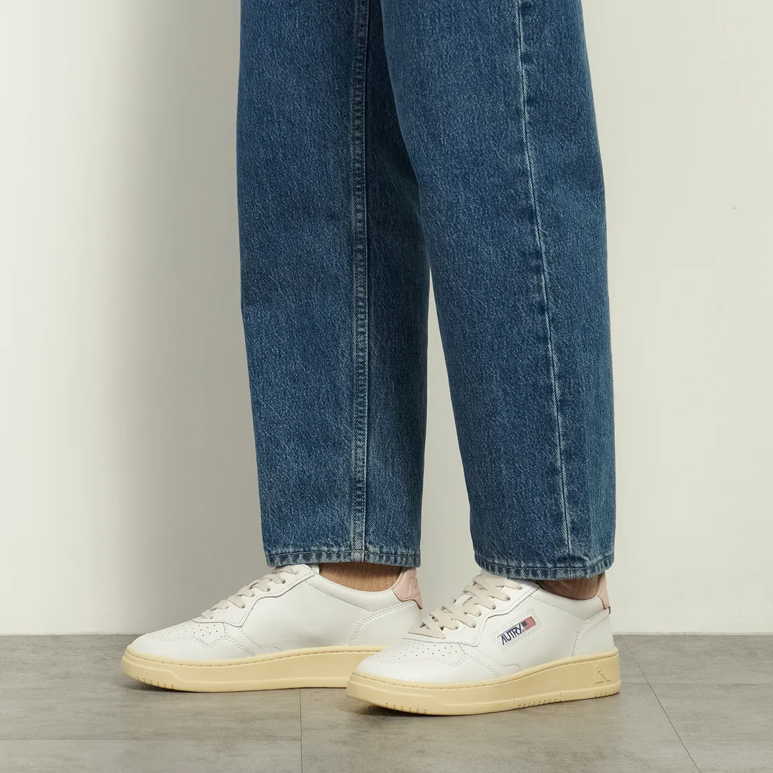 Autry Женские кроссовки Medalist Low