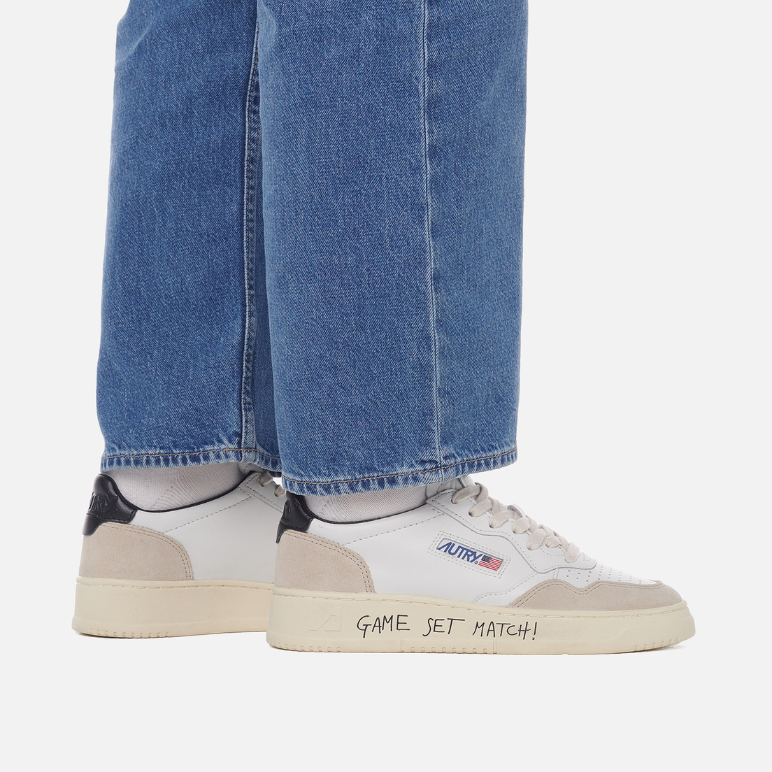 Autry Женские кроссовки Medalist Low Lettering Suede