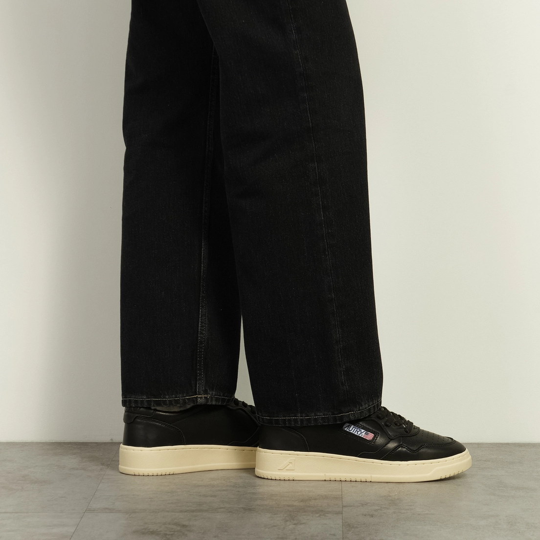 Autry Женские кроссовки Medalist Low Shearling