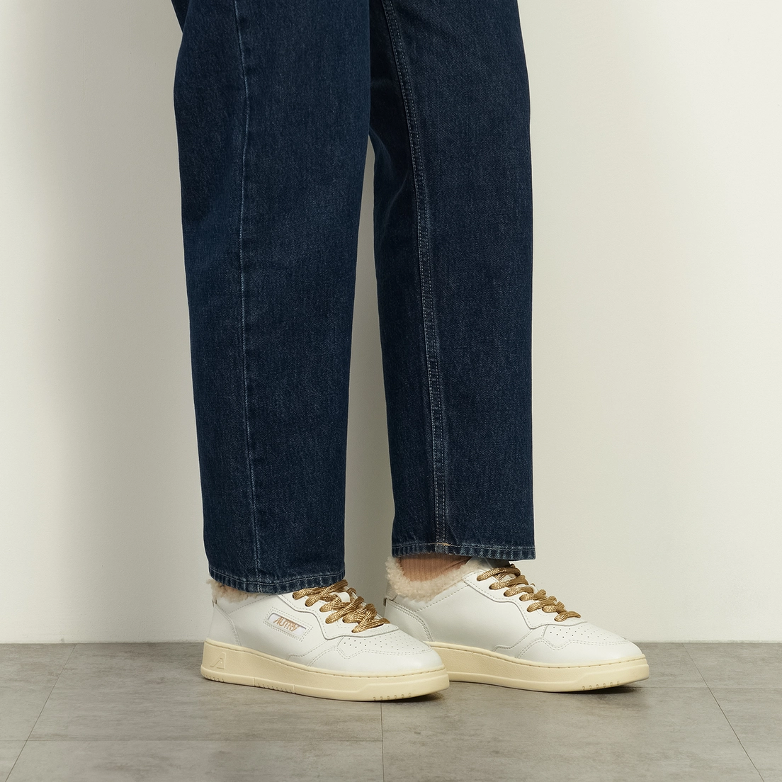 Autry Женские кроссовки Medalist Low Leather