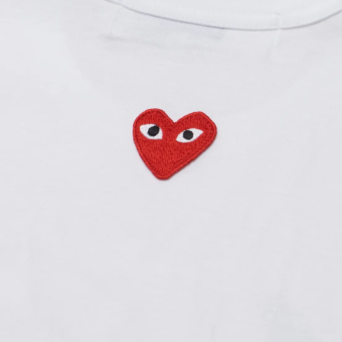 Comme des Garcons Play Мужская футболка Classic Red Heart On Back
