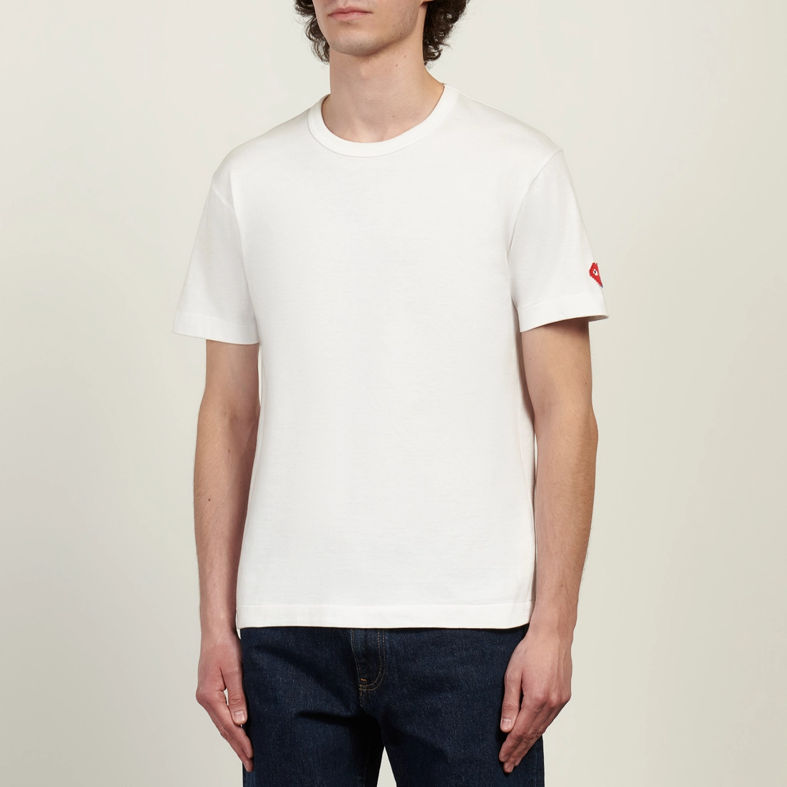 Comme des Garcons Play Мужская футболка x Invader Emblem Sleeve