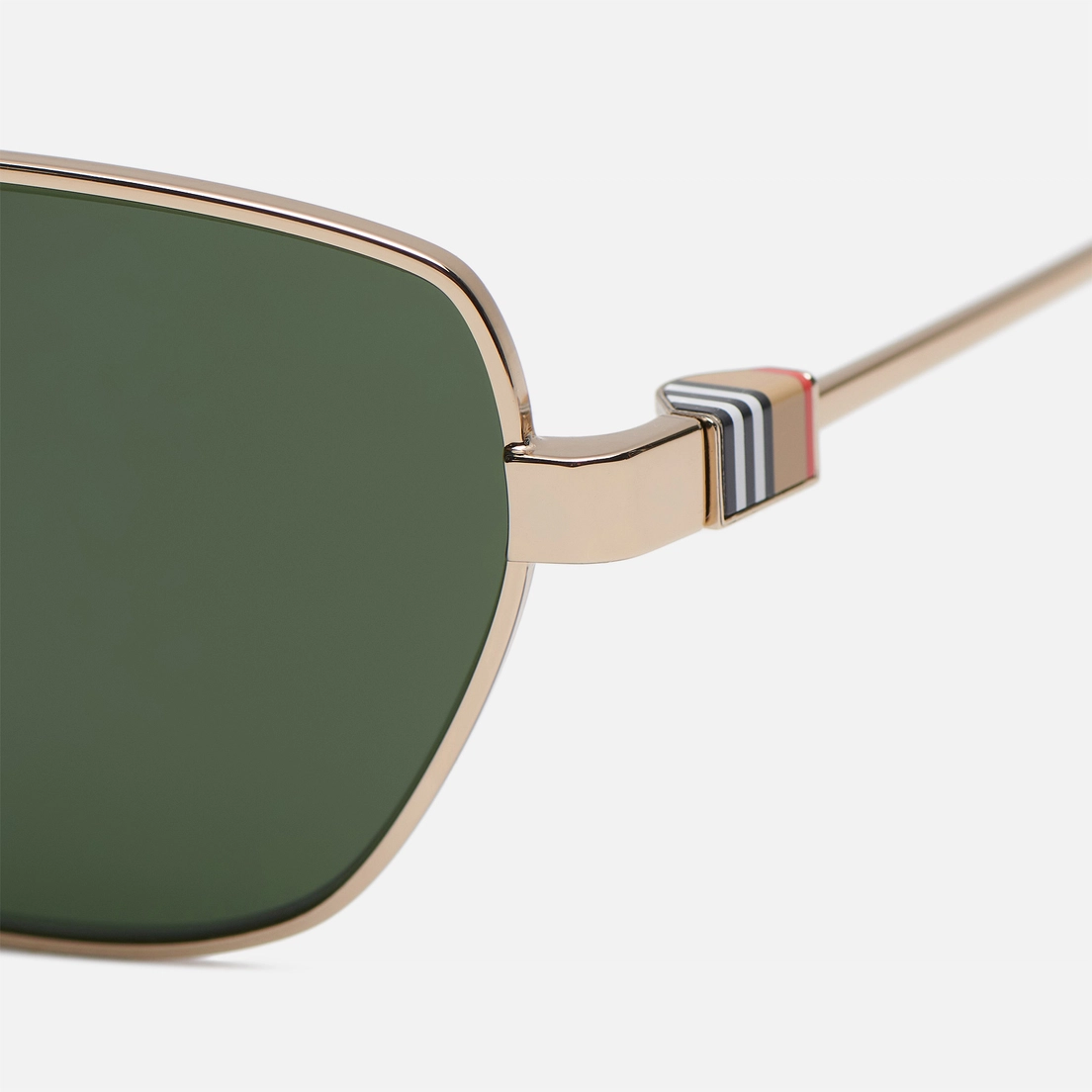 Burberry Солнцезащитные очки BE3146