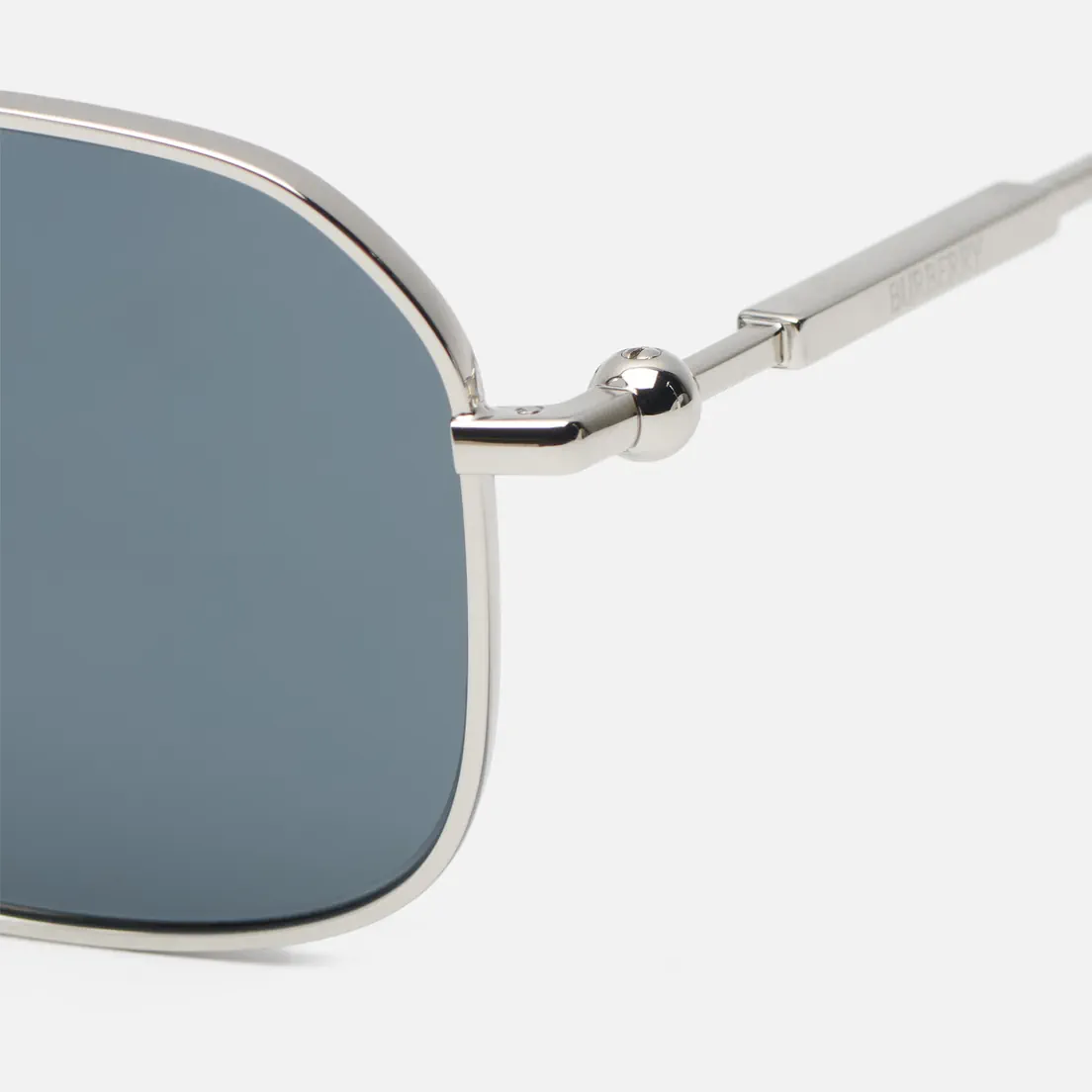 Burberry Солнцезащитные очки BE3159