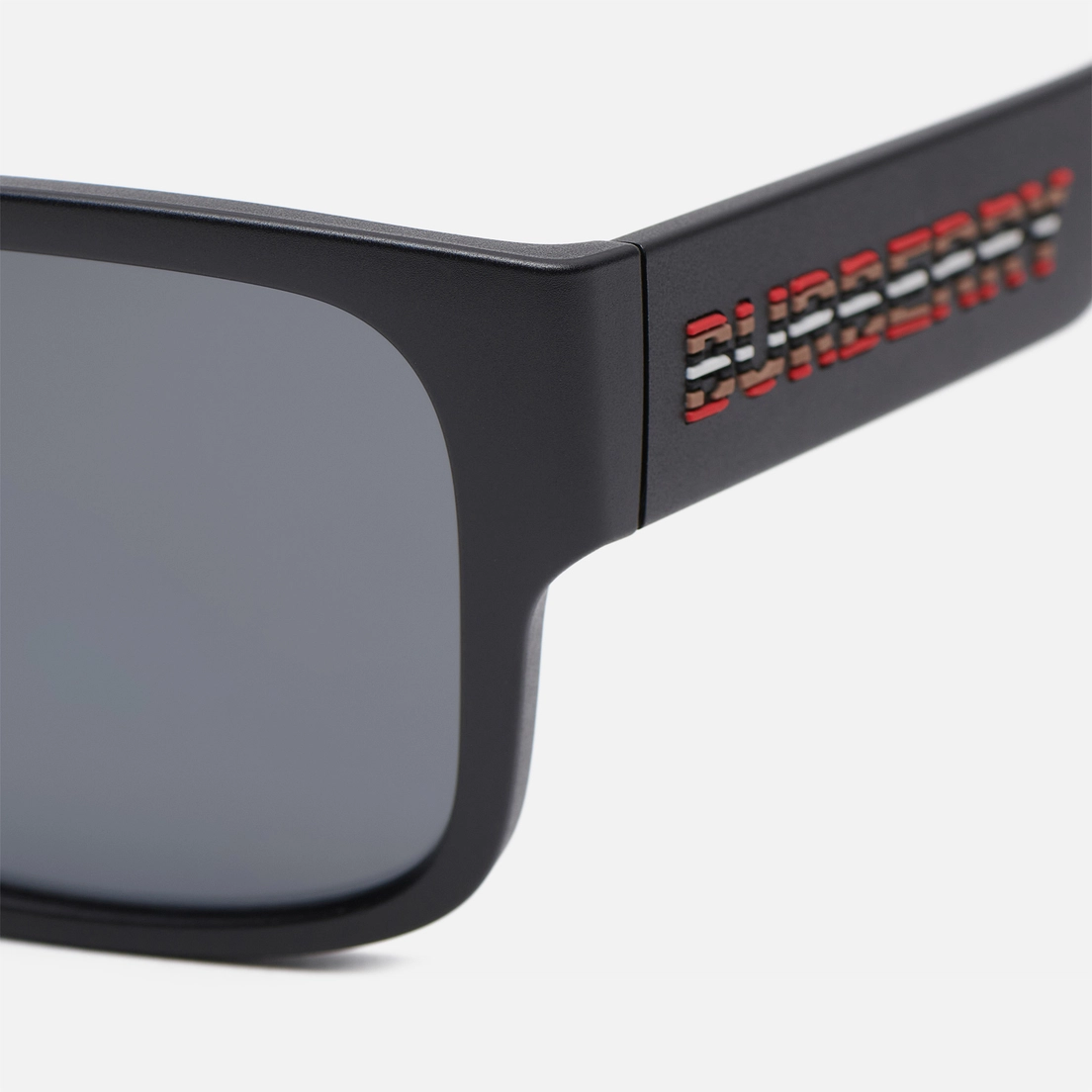 Burberry Солнцезащитные очки Knight Polarized