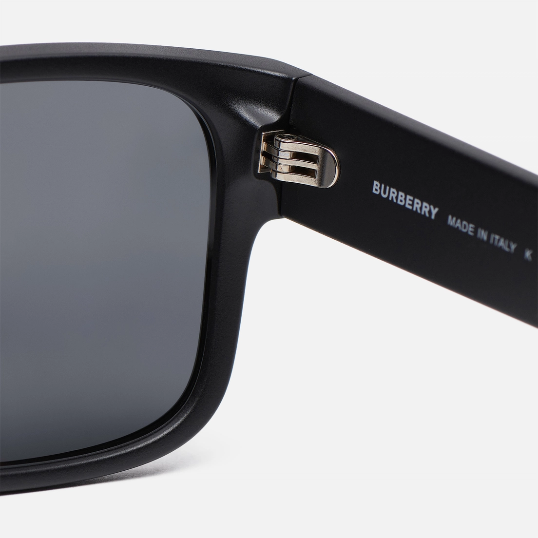 Burberry Солнцезащитные очки Knight Polarized