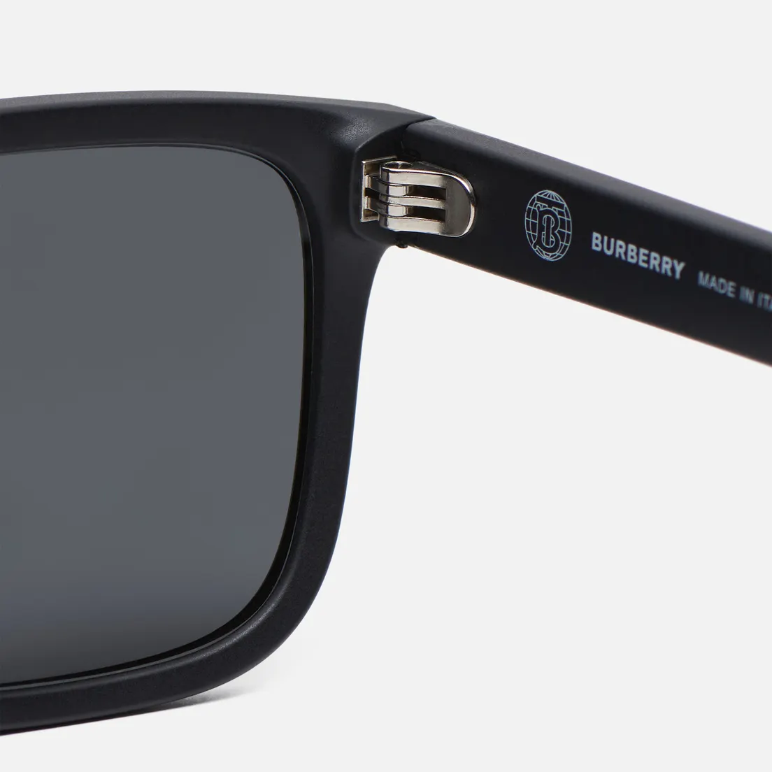 Burberry Солнцезащитные очки BE4402U