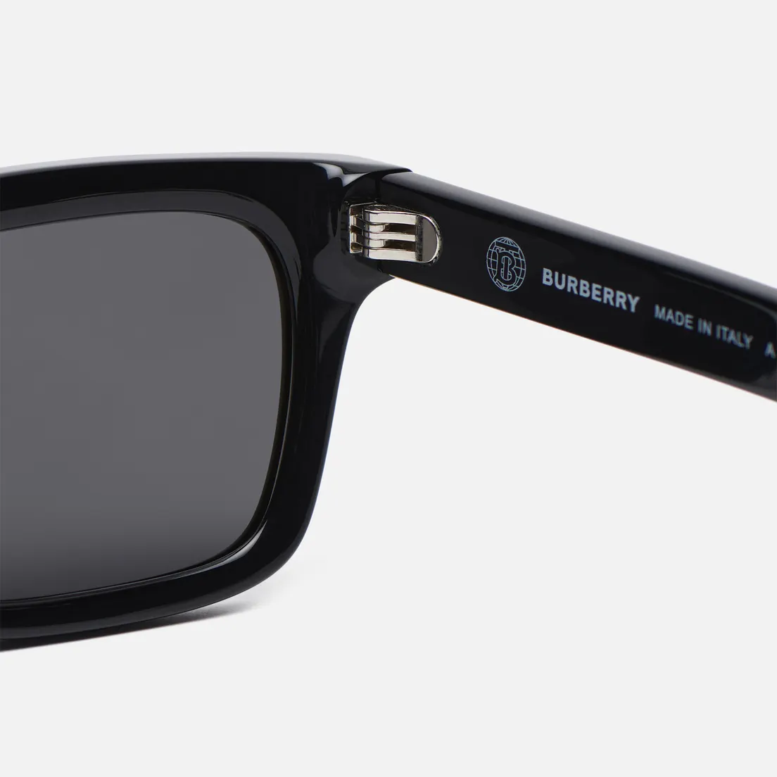 Burberry Солнцезащитные очки BE4403