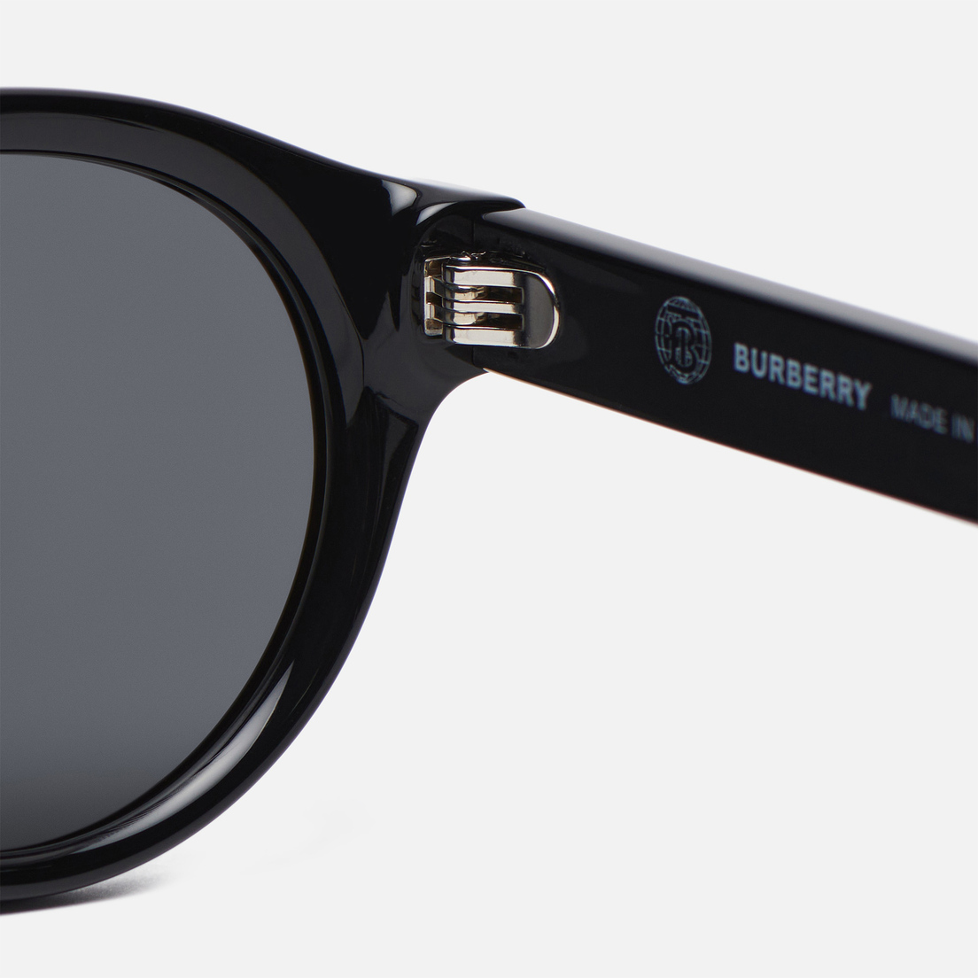 Burberry Солнцезащитные очки BE4404