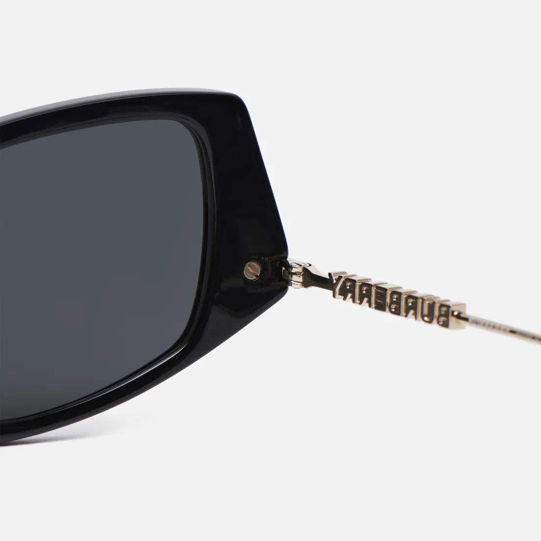 Burberry Солнцезащитные очки BE4408