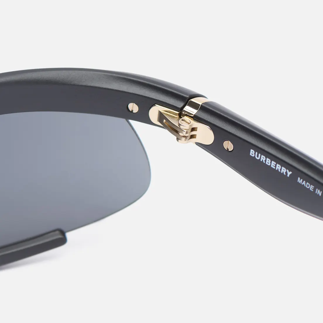 Burberry Солнцезащитные очки BE4462