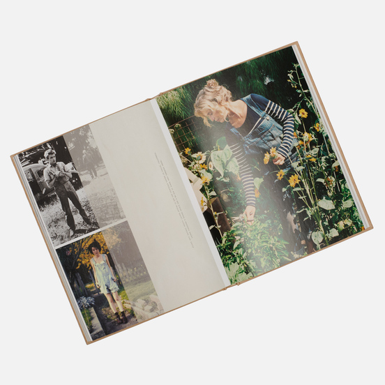 Книга Rizzoli A Denim Story: Inspirations From Bellbottoms To Boyfriends