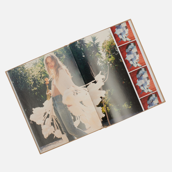 Книга Rizzoli A Denim Story: Inspirations From Bellbottoms To Boyfriends