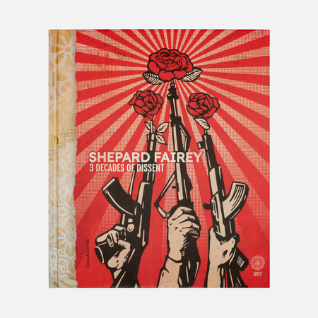 Книга Silvana Editoriale Shepard Fairey: 3 Decades Of Dissent, цвет красный
