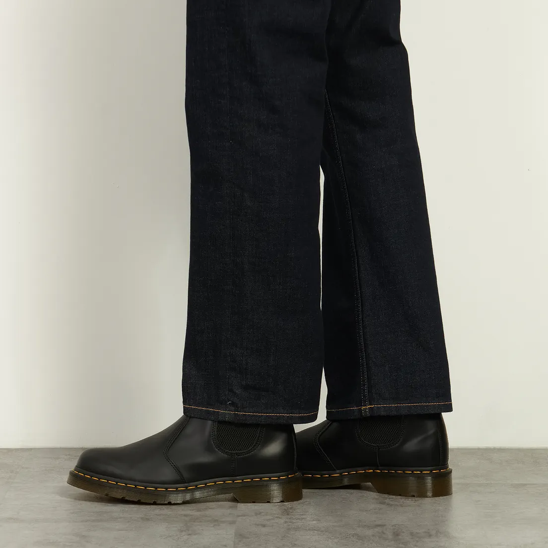 Dr. Martens Мужские ботинки 2976 Yellow Stitch Smooth Leather Chelsea