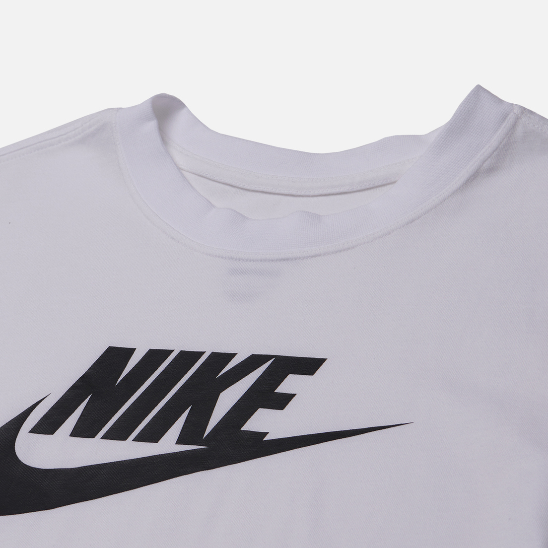 Nike Женская футболка Essential Cropped Icon Futura