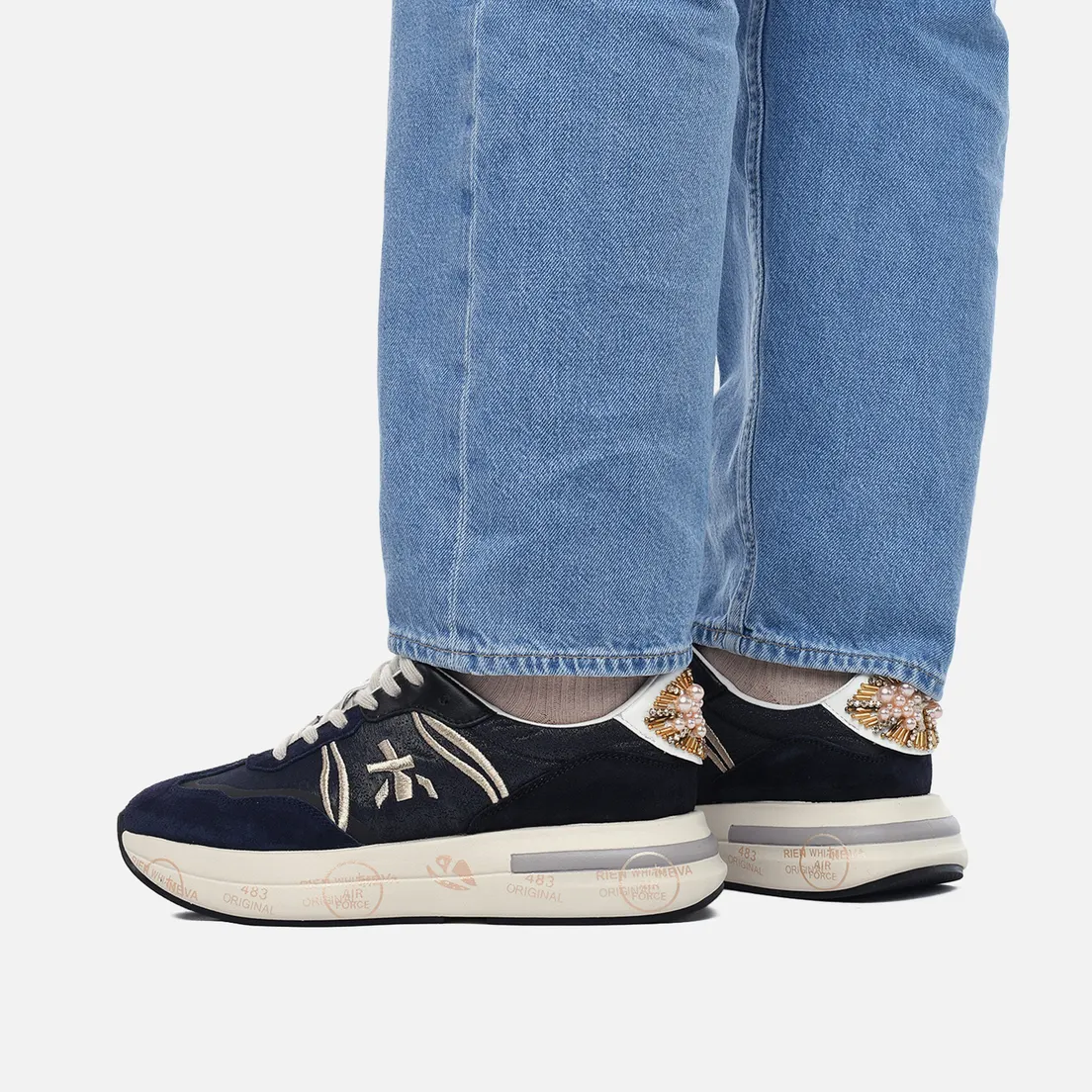 Premiata Женские кроссовки Cassie 7000