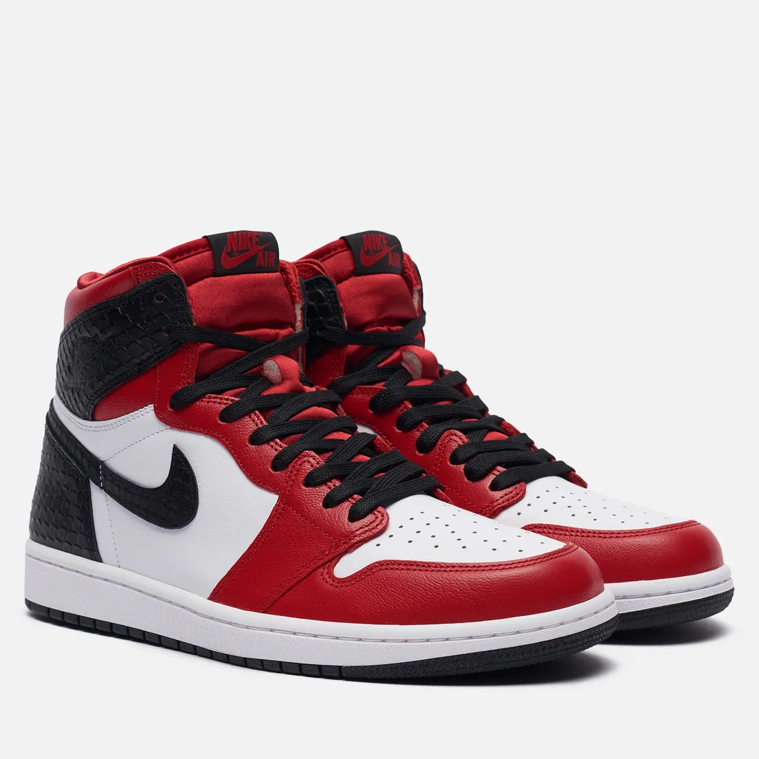 Jordan Кроссовки Wmns Air Jordan 1 Retro High OG Satin Snake Chicago