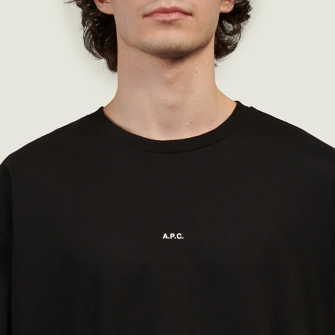 A.P.C. Мужская футболка Boxy Micro Logo GOTS