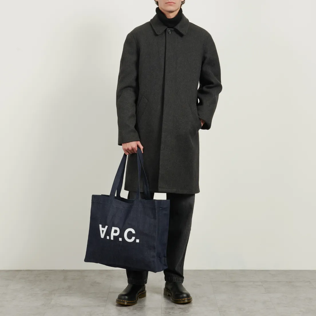 A.P.C. Сумка Daniela Shopping