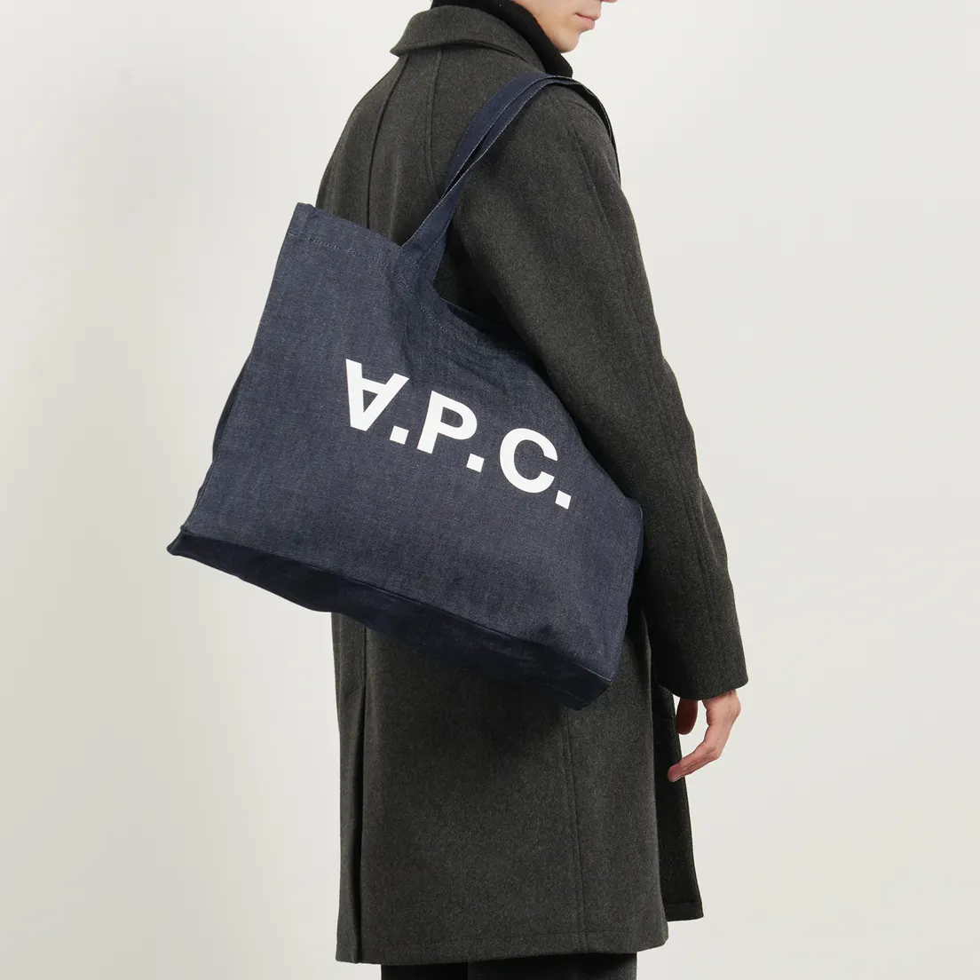 A.P.C. Сумка Daniela Shopping
