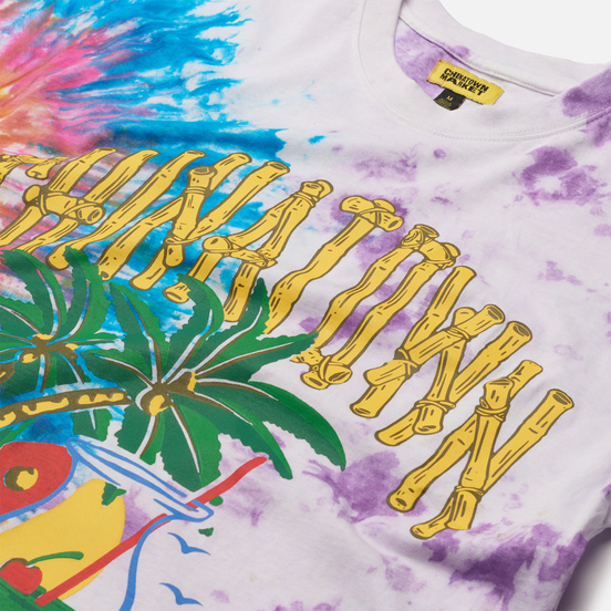Мужская футболка Chinatown Market By The Water Tie Dye