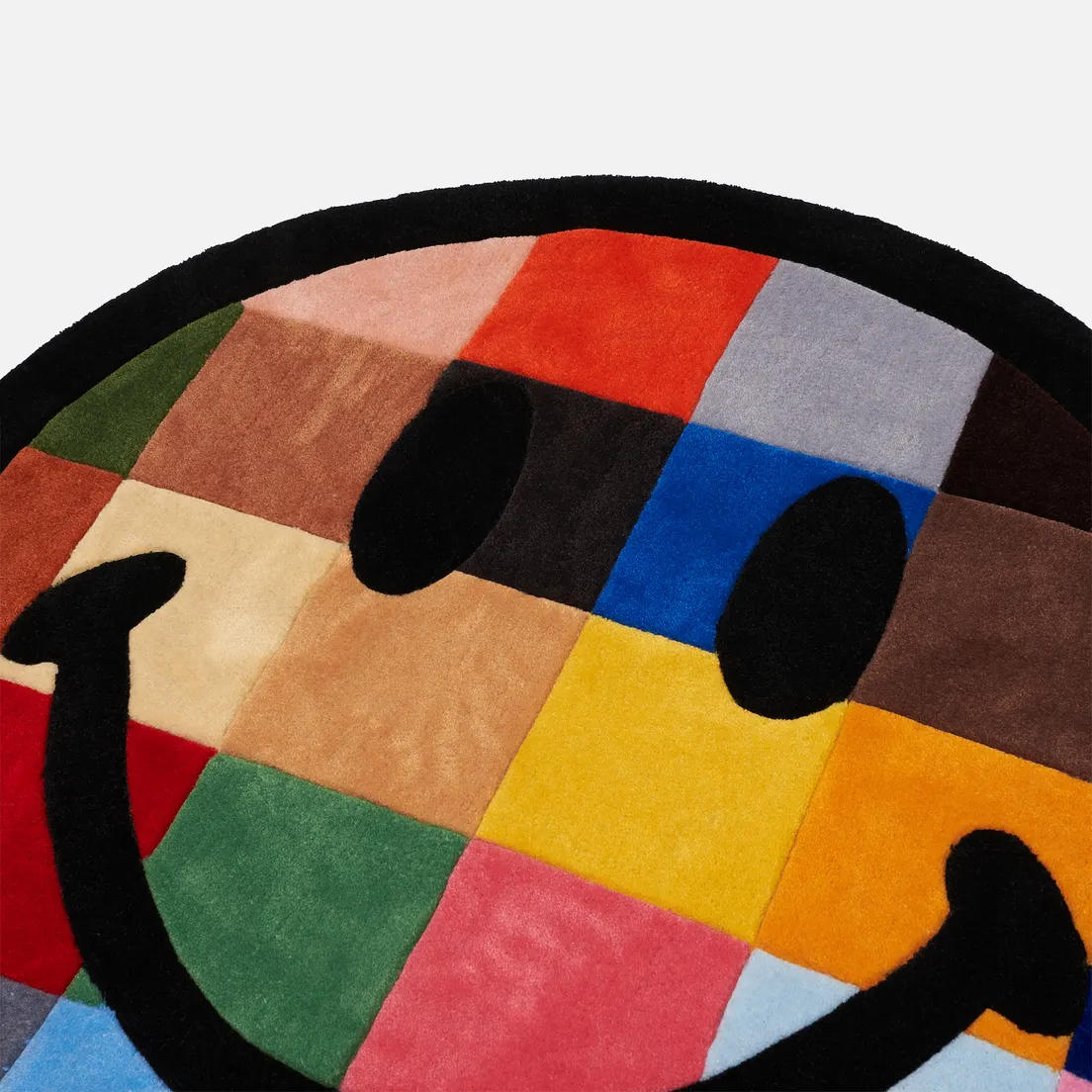 Chinatown Market Ковер Smiley Color Tile