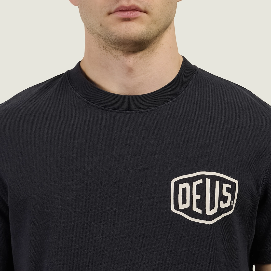 Deus Ex Machina Мужская футболка Shield Garment Dyed