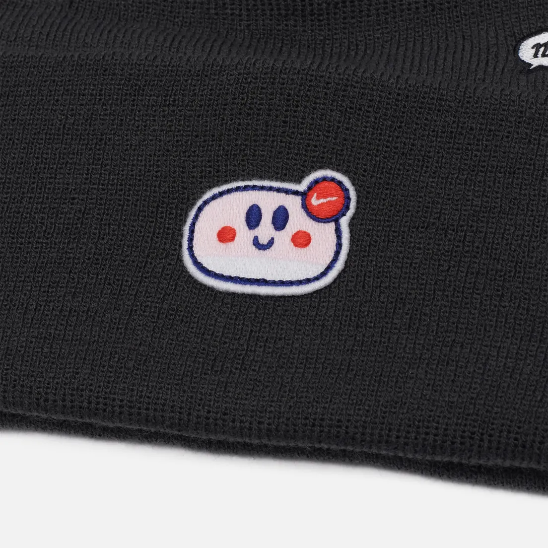 Nike Шапка Airmoji Smile Beanie