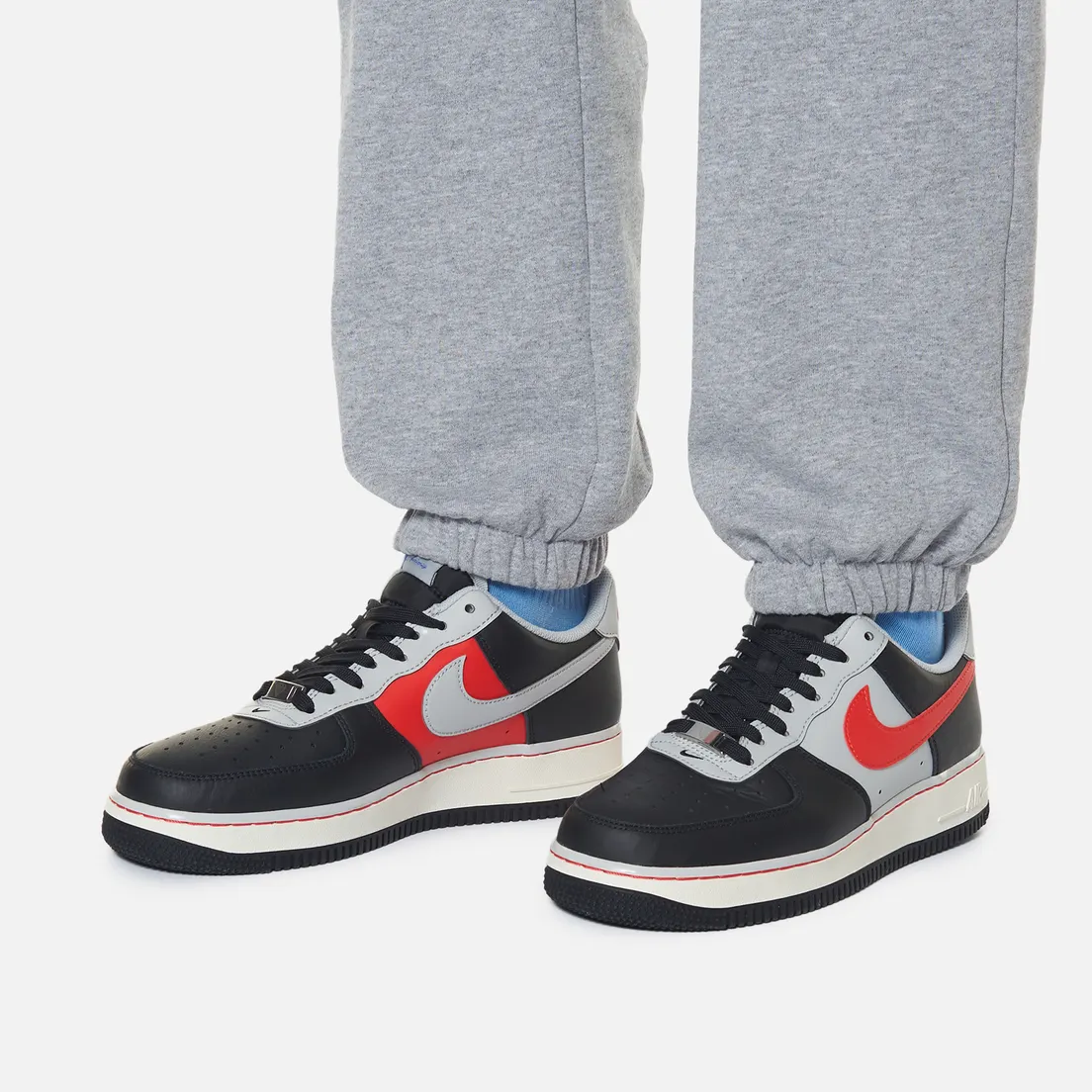 Nike Мужские кроссовки x NBA Air Force 1 07 LV8 Embroidered Chile Red