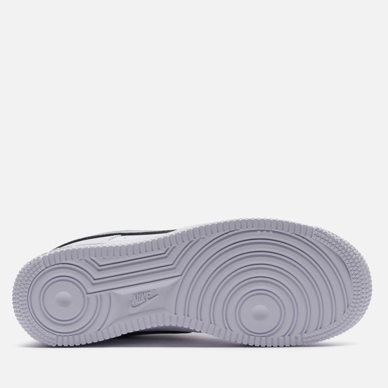 Женские кроссовки Nike Air Force 1 07 Essentials White/Metallic Silver/Black