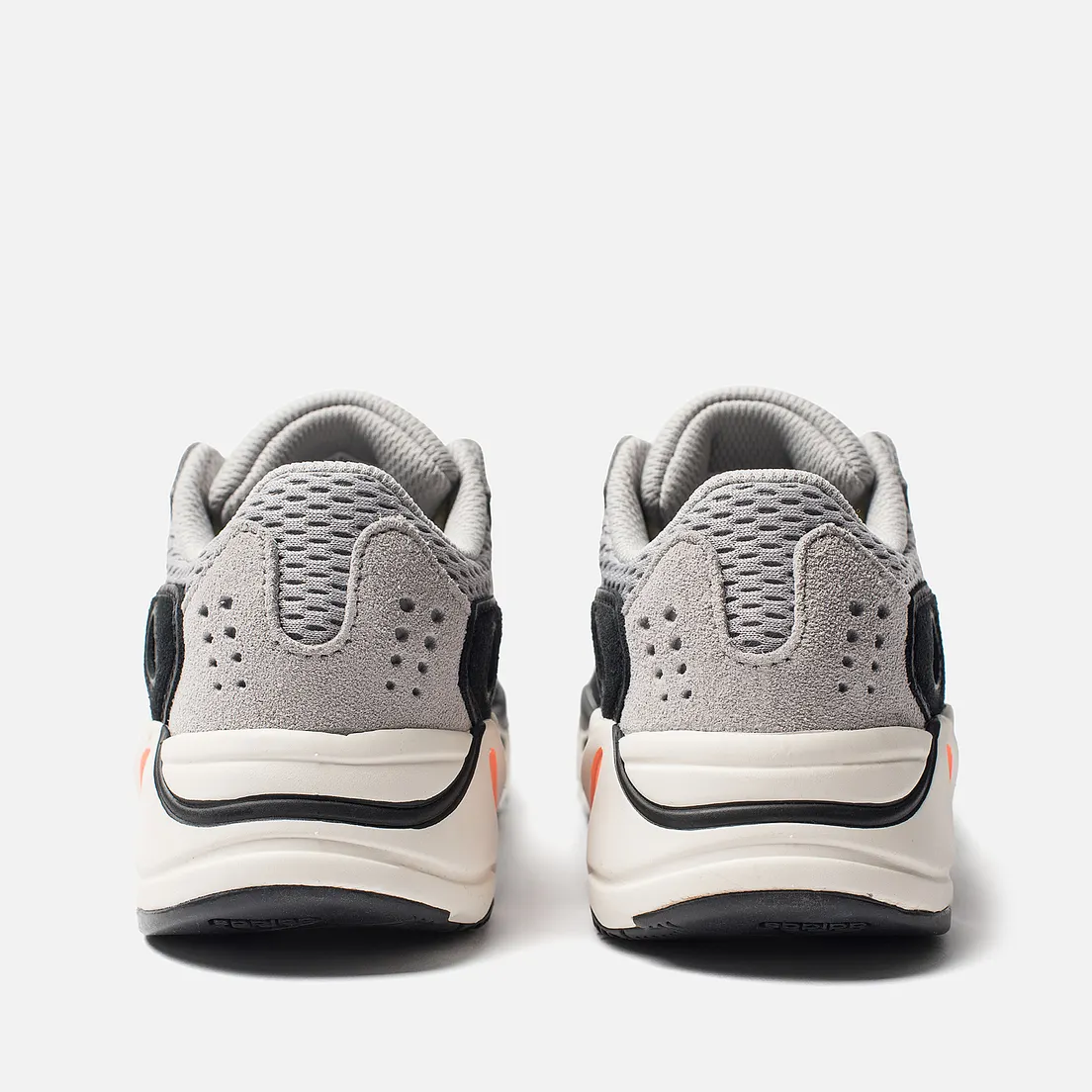 adidas Originals Детские кроссовки YEEZY Boost 700 Kids