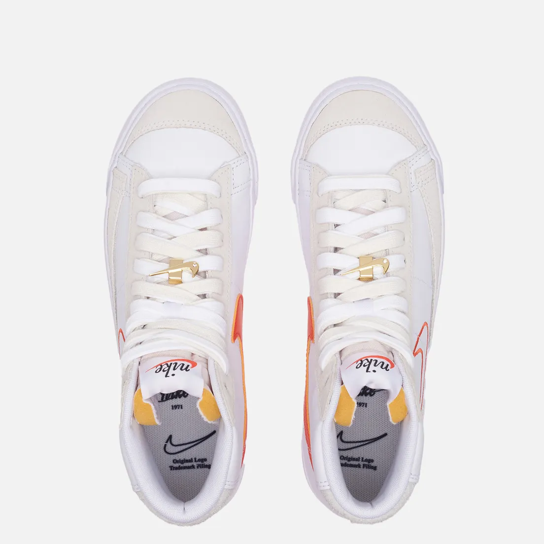 Nike Женские кроссовки Blazer Mid 77 SE First Use