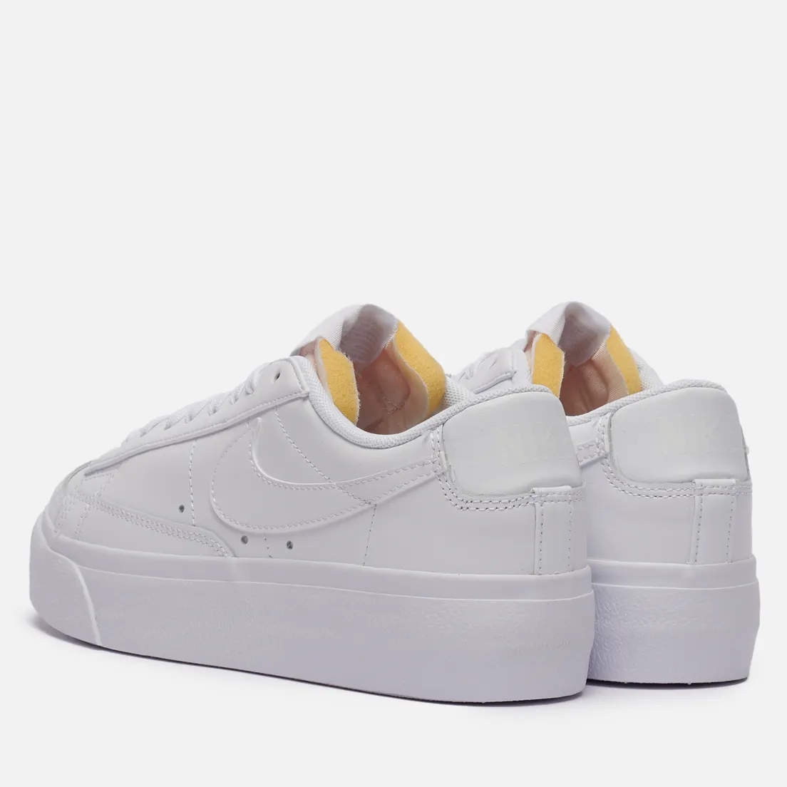 Nike Женские кроссовки Wmns Blazer Low Platform