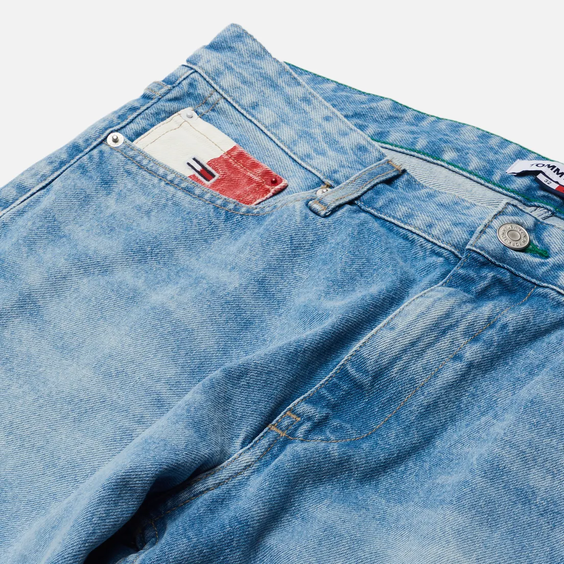 Tommy Jeans Мужские джинсы Dad Regular Tapered AE712