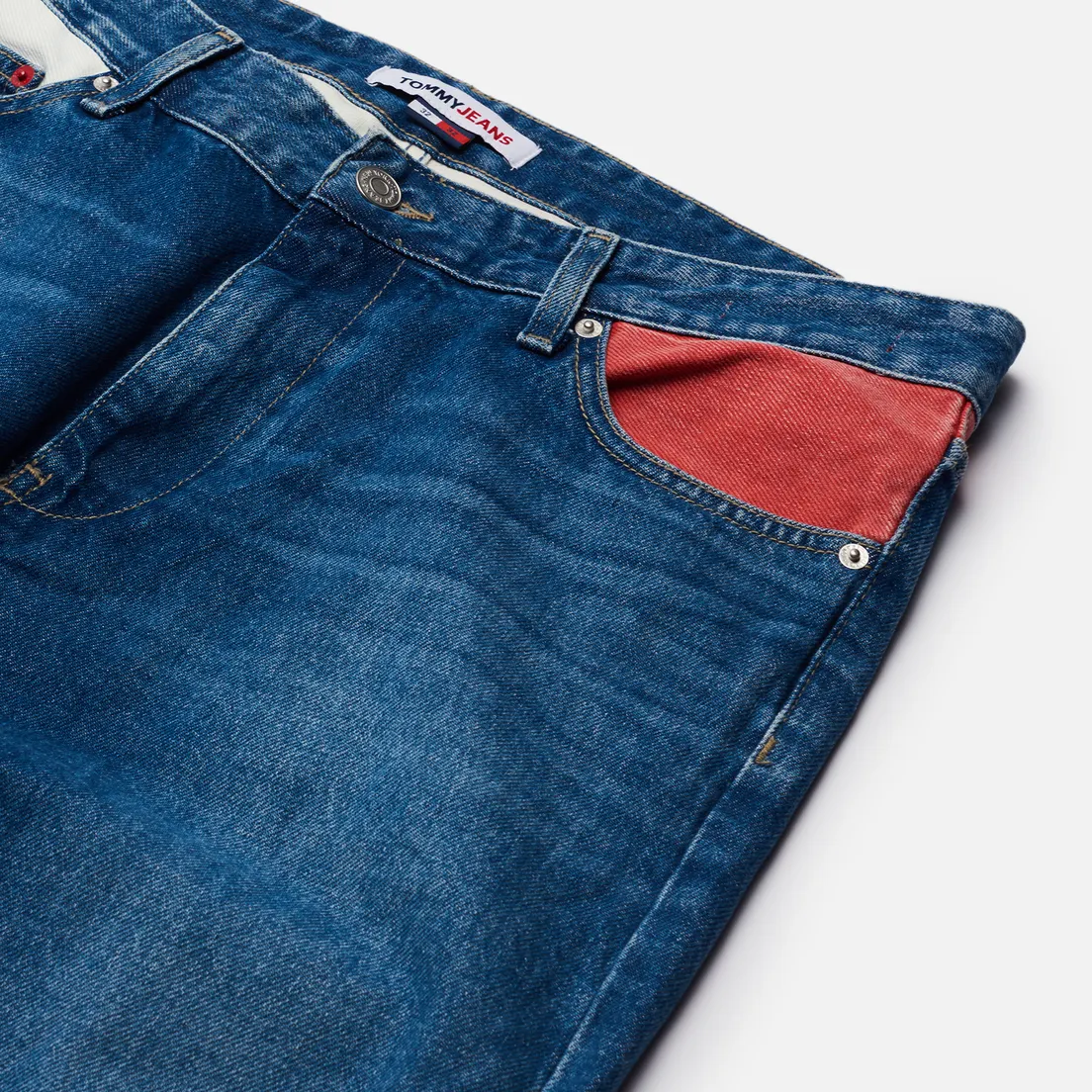 Tommy Jeans Мужские джинсы Dad Regular Tapered AE736