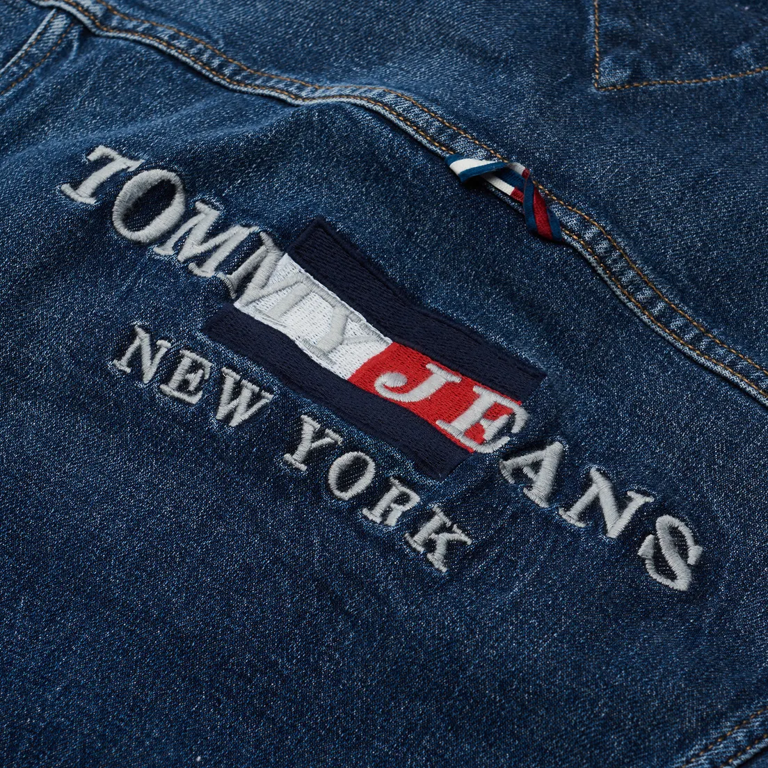 Tommy Jeans Мужская джинсовая куртка Regular Trucker AE259