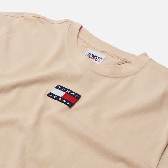 Мужская футболка Tommy Jeans Tommy Badge Pure Organic Cotton Smooth Stone