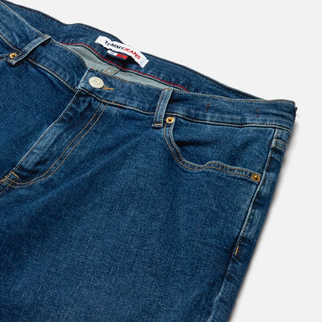 Tommy Jeans Мужские джинсы Dad Regular Tapered CE633